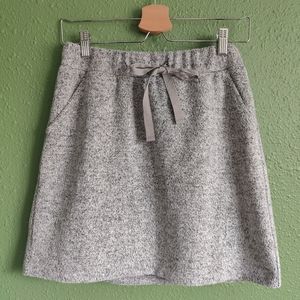 EUC LOFT BRUSHED KNIT JOGGER SKIRT IN BLACK / WHITE COMBO SIZE SMALL